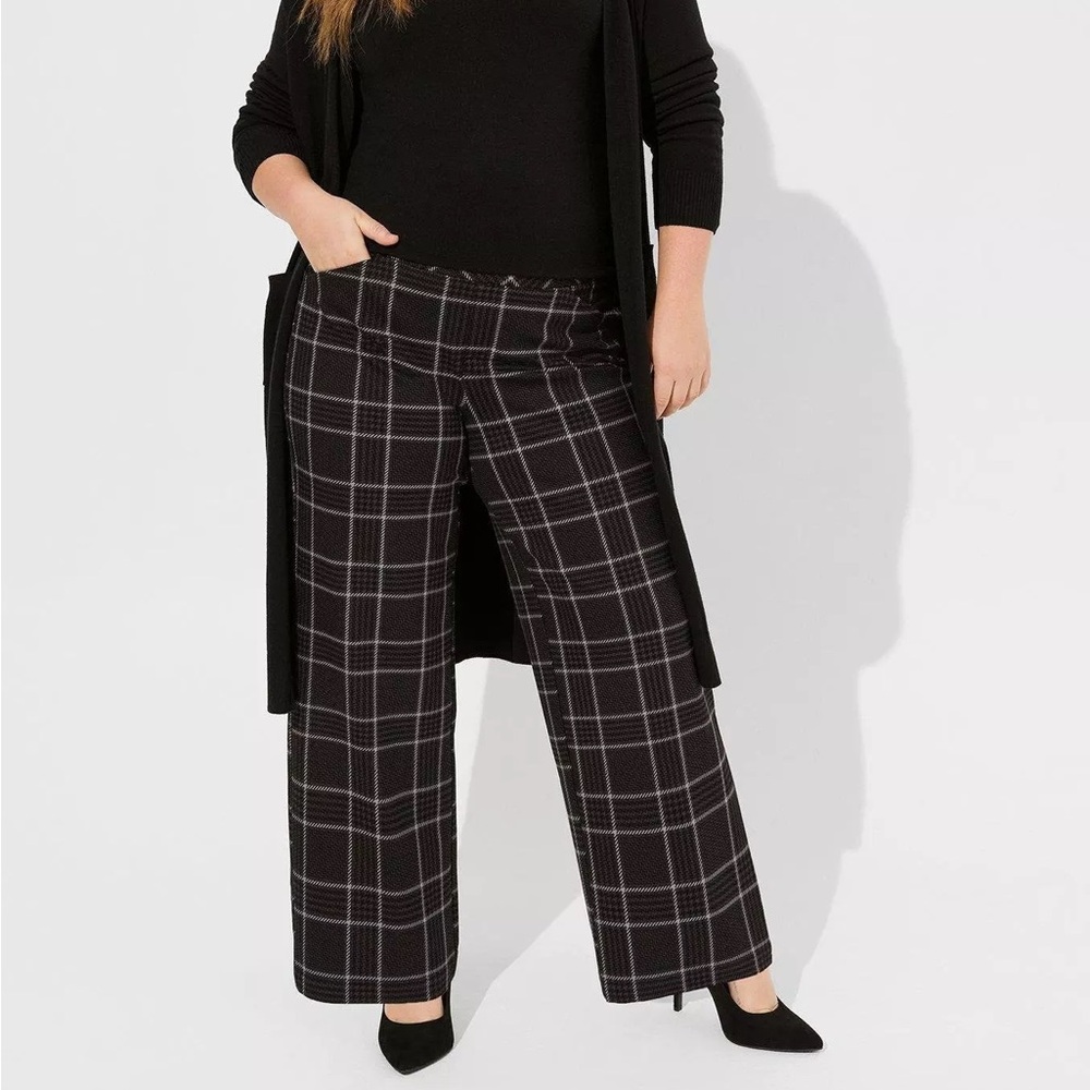 Torrid Pull On Pixie Ponte Pant - image 1
